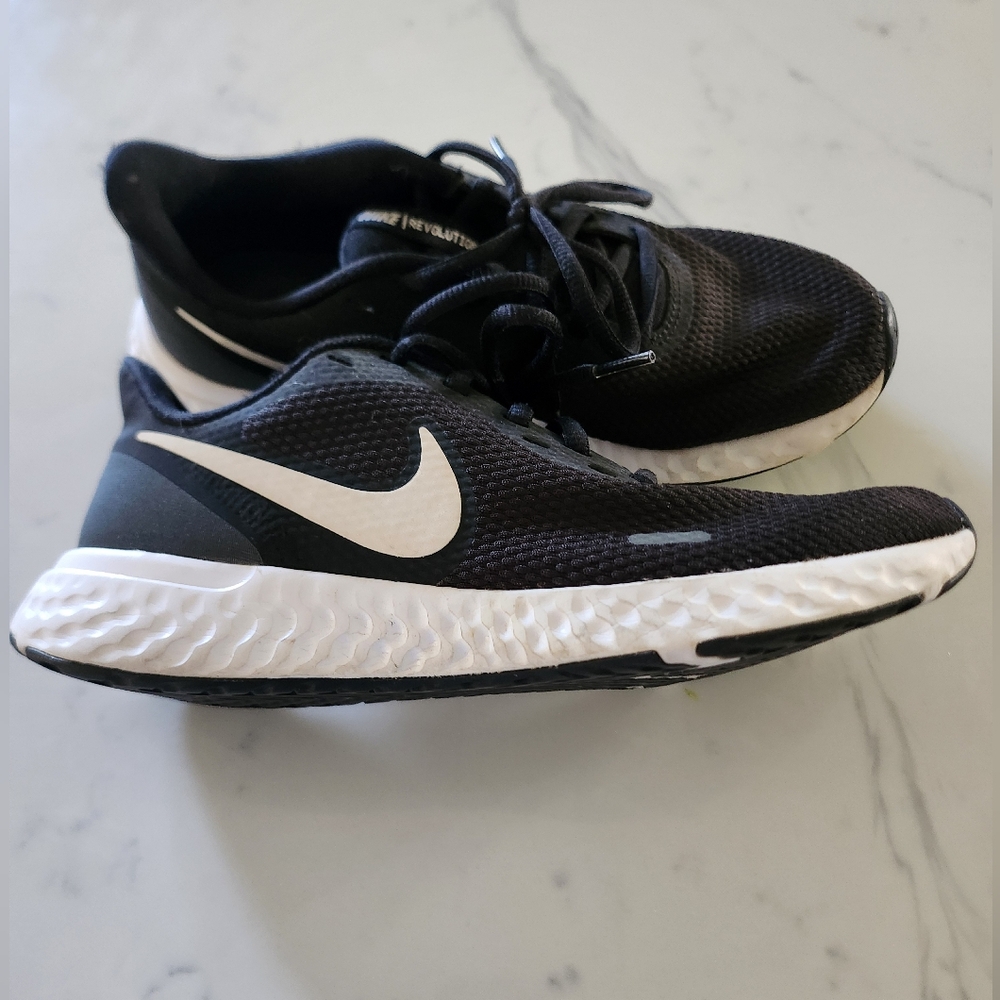Nike Black and White Running Shoes